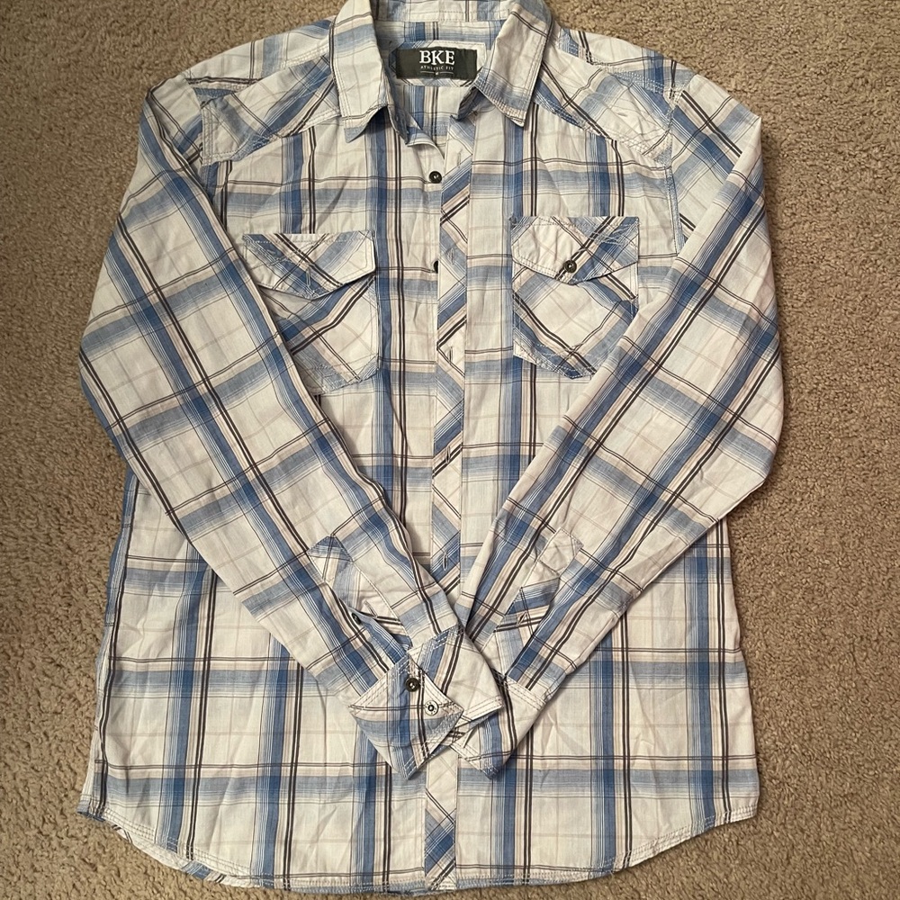 BKE casual button down in medium with grey blue and white tones